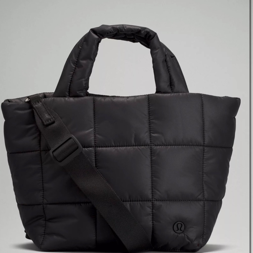 Lululemon quilted grid crossbody